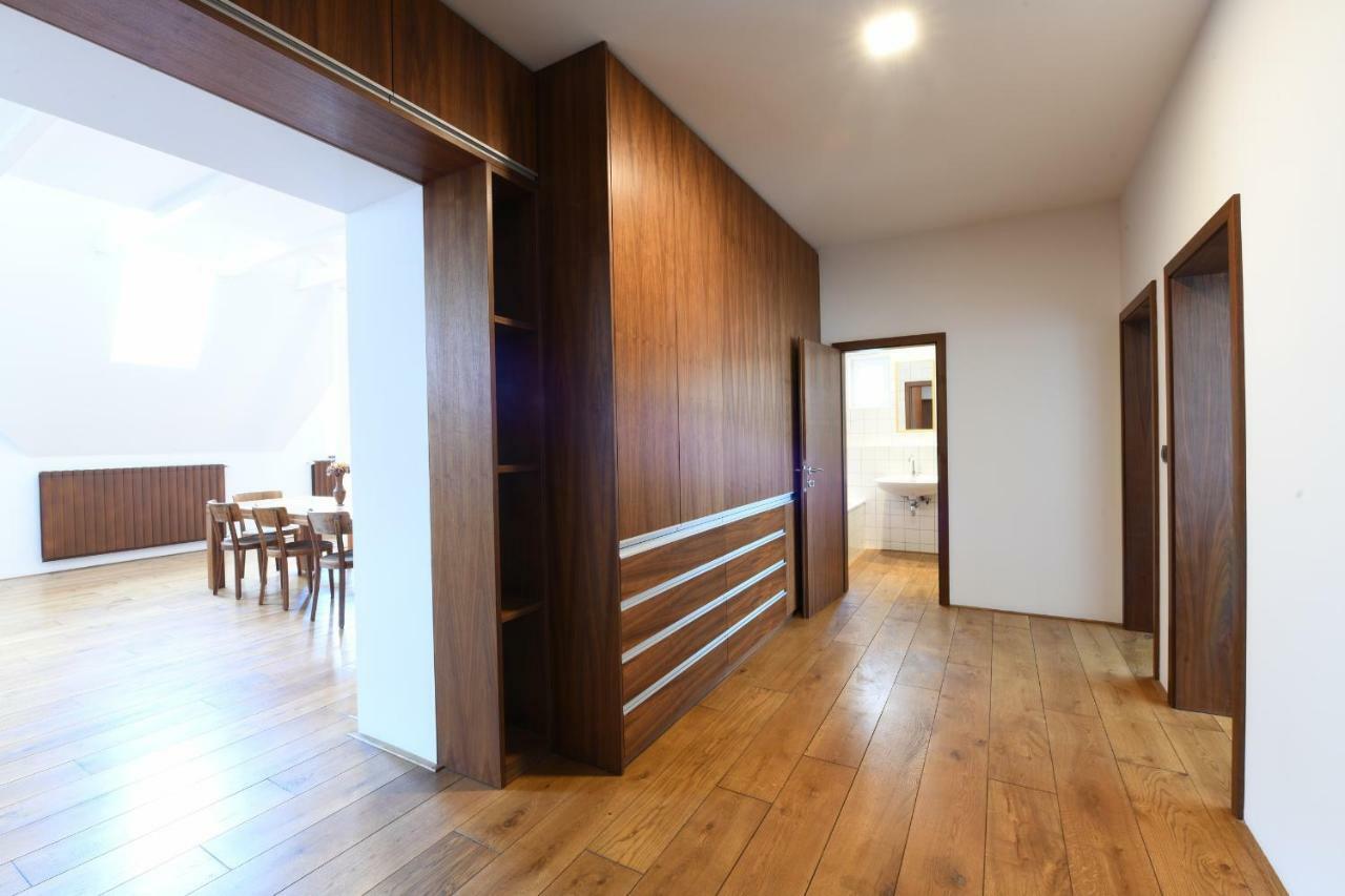 Loft Appartamento Praga Esterno foto