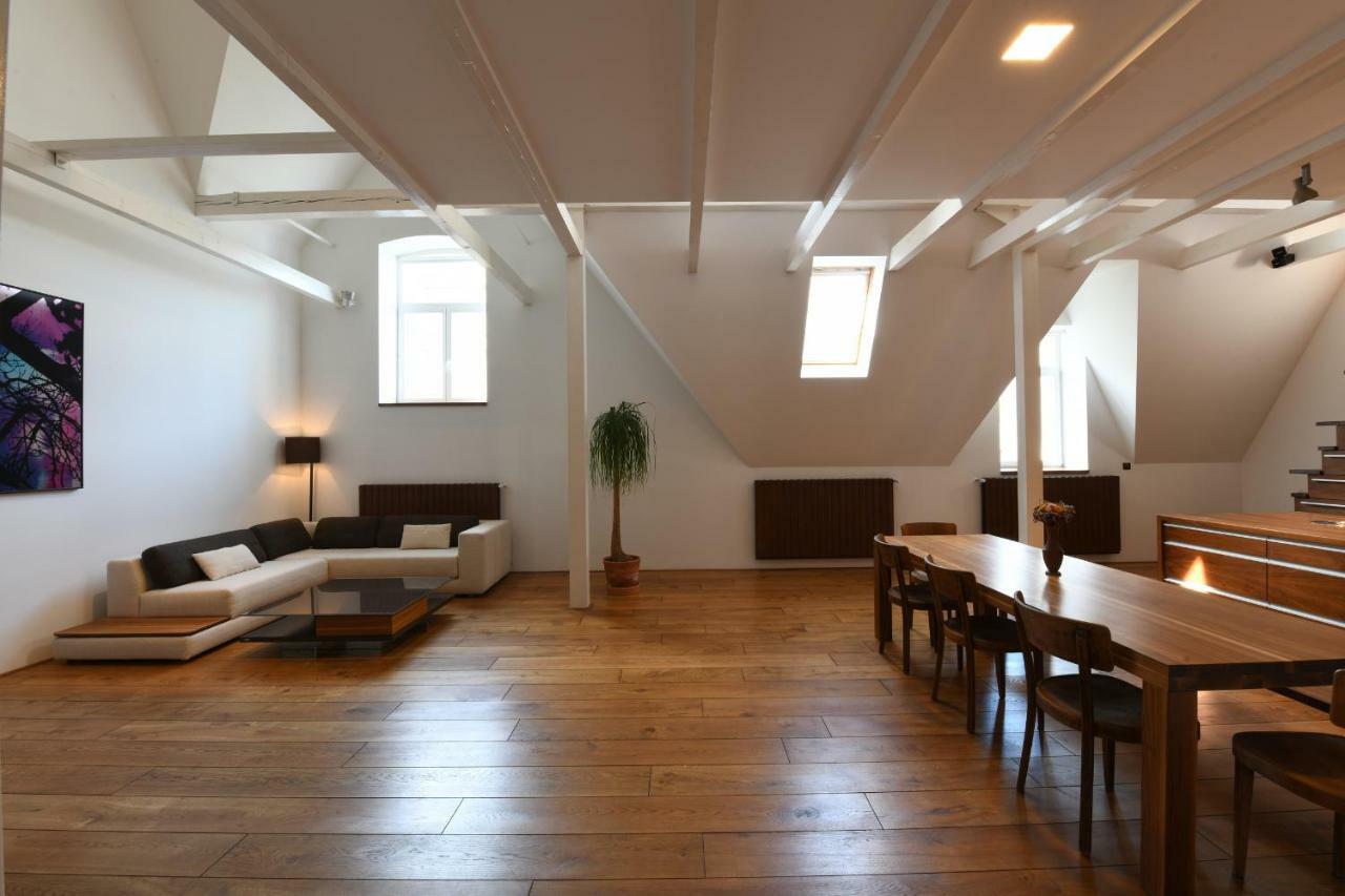 Loft Appartamento Praga Esterno foto