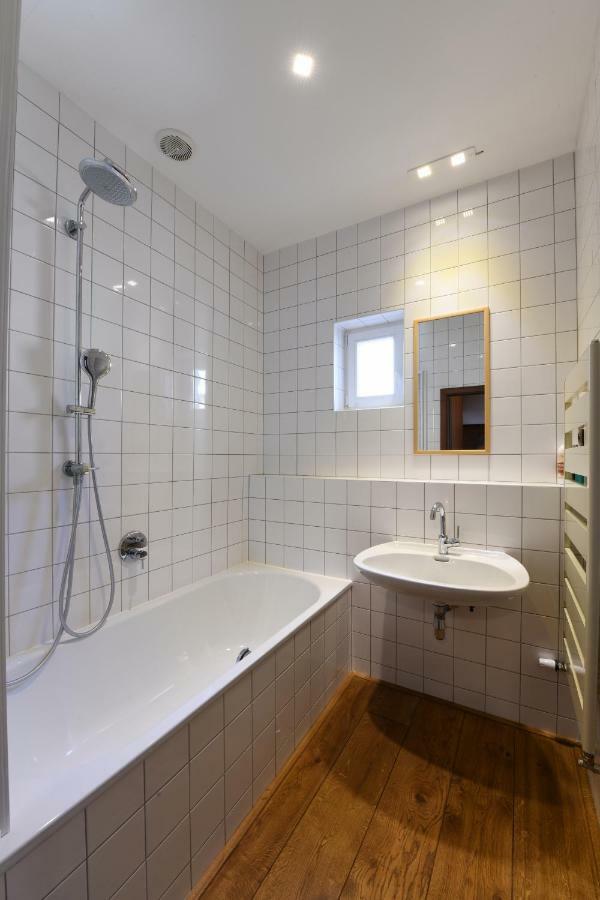 Loft Appartamento Praga Esterno foto